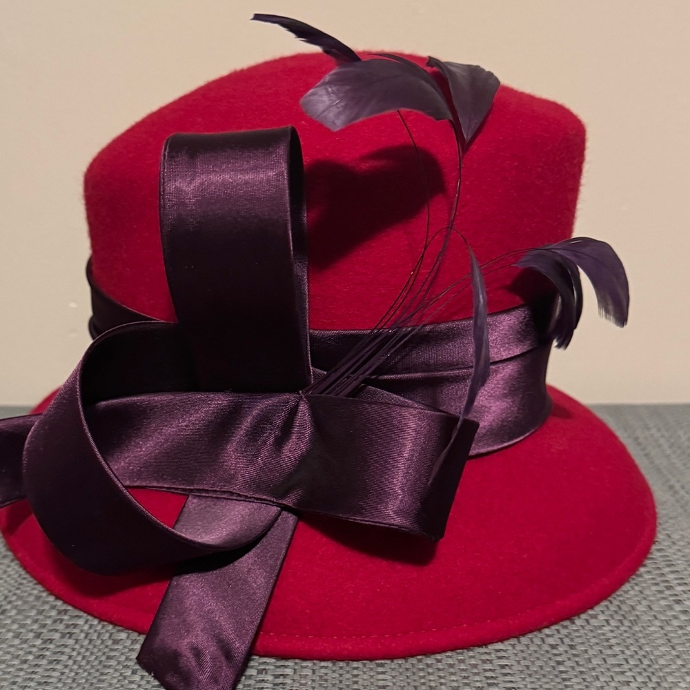 Vintage Church Hat Women's Red 100% Wool Purple Silk Bow Feather Rare - Picture 2 of 5